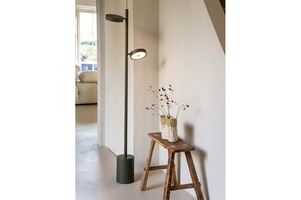 Good&Mojo Vloerlamp Okinawa - 2 Lamp Groen Essenhout 146cm - Afbeelding 2